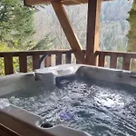 Le Dahu-calm-jacuzzi-free Parking Lot