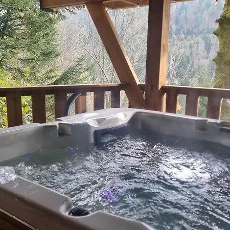 Le Dahu-calm-jacuzzi-free Parking Lot
