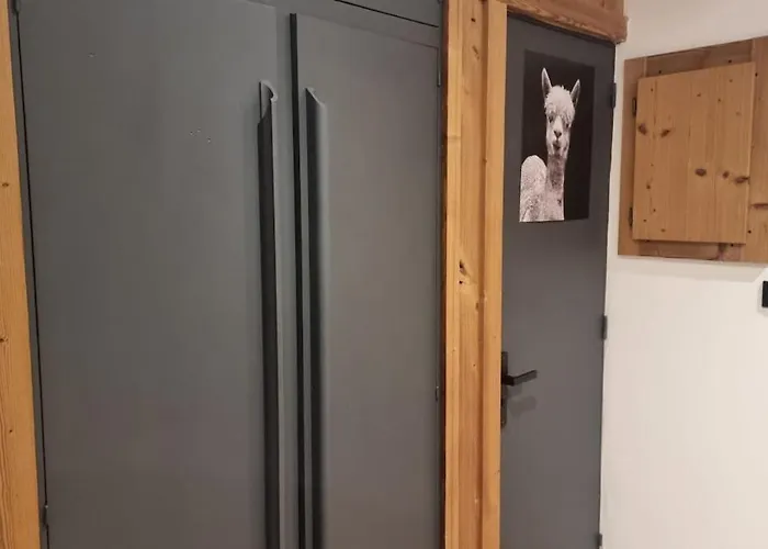 Le Dahu-calm-jacuzzi-free Parking Lot Horská chata *