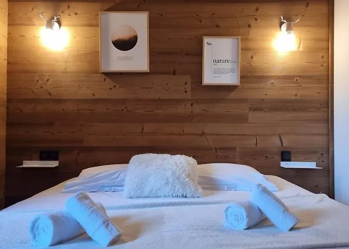 Horská chata Le Dahu-calm-jacuzzi-free Parking Lot