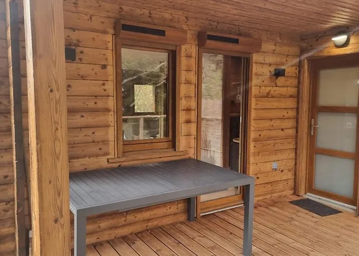 Le Dahu-calm-jacuzzi-free Parking Lot *